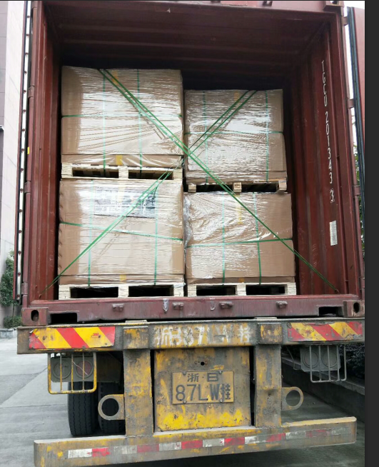 Izvozite vreću za hranjenje ptica i vreću za stoku u Veliku Britaniju